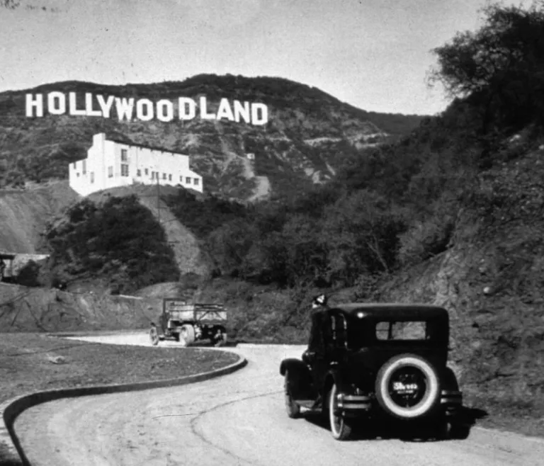 hollywood sign